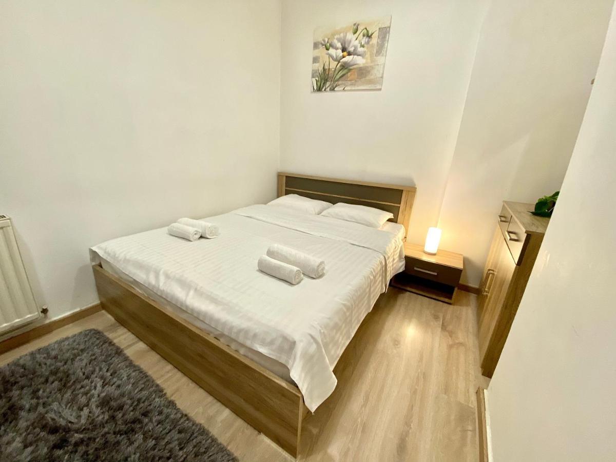 Modern Old Town Central Apartment Bucarest Esterno foto