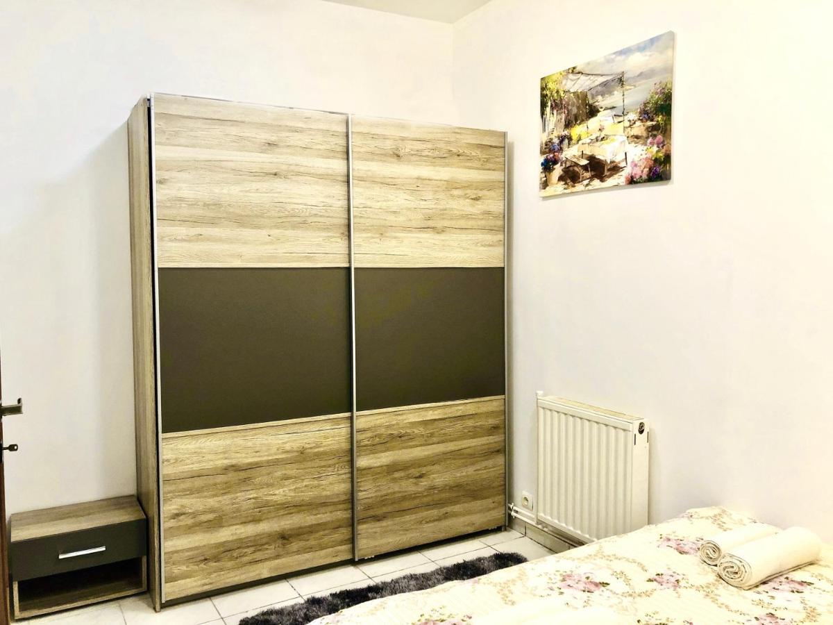 Modern Old Town Central Apartment Bucarest Esterno foto
